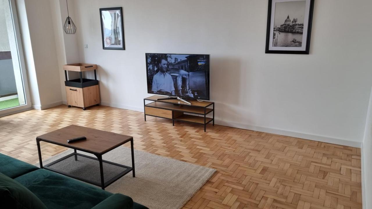 Clara Apartment Rzeszow Luaran gambar